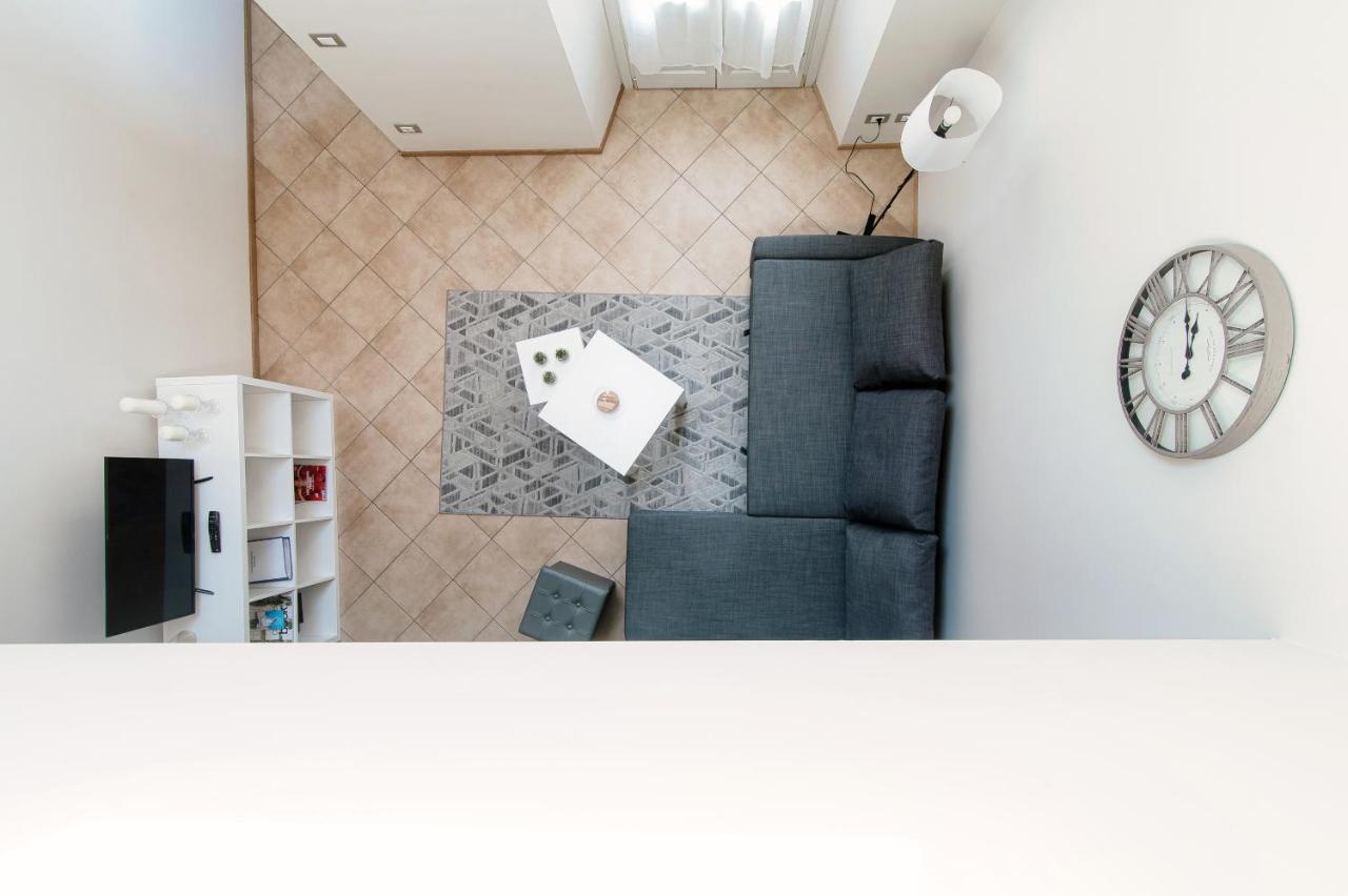 Sky Attic 72 - The House Of Travelers Appartement Como Buitenkant foto